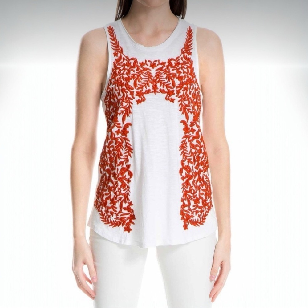 Chelsie &‎ Violet Embroidered Tank - Picture 2 of 4